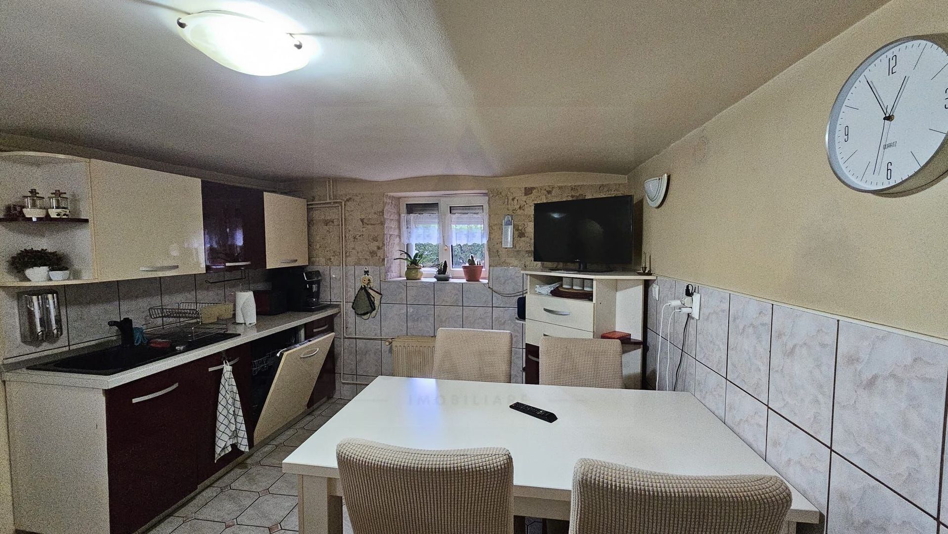 Casa 5 camere 3 bai garaj inchis si teren 700 mp utili in Lazaret - Poză 9