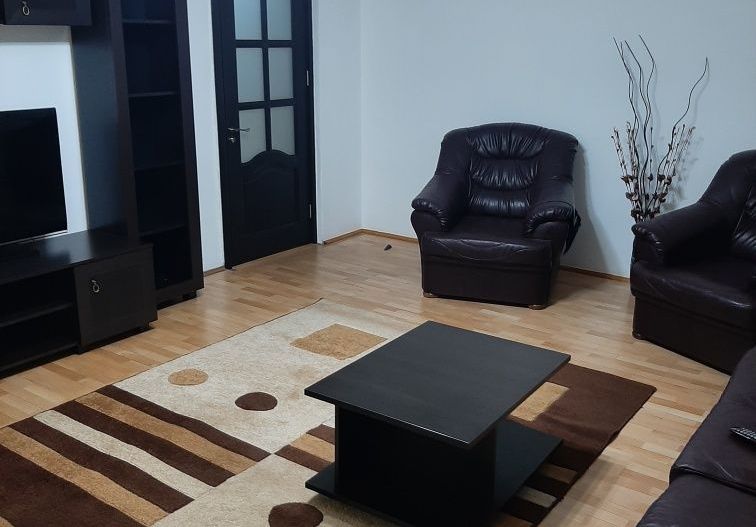 Închiriez apartament 2 camere, Decebal, mobilat, loc de parcare - Poză 1