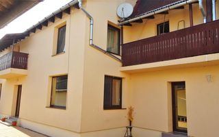 Casa cu 1064 mp teren, ideala pentru pensiune - Poză 2