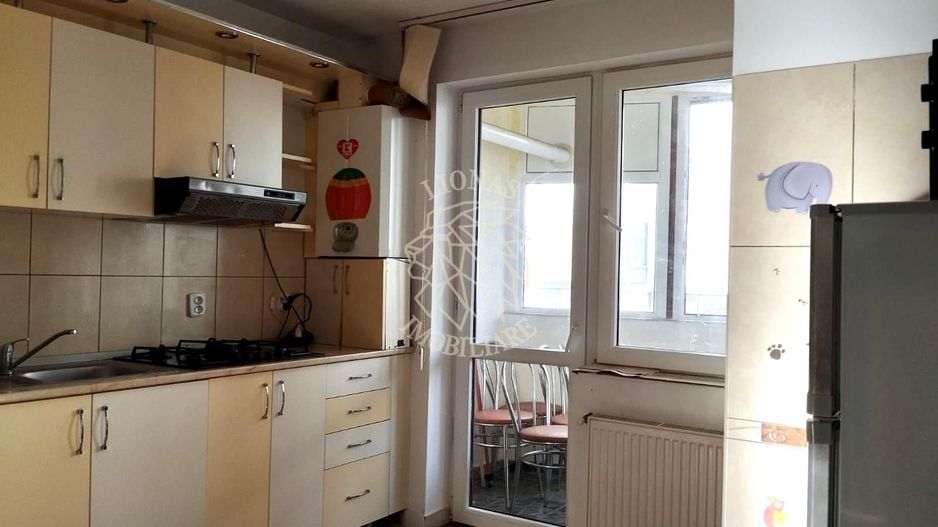 Apartament 90 mp+2 balcoane-etaj 1-curte, parcare-C. Moldovei - Poză 3