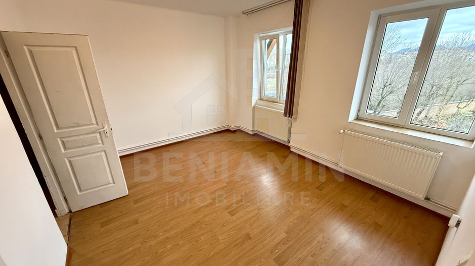 2 camere - 55mp - etaj 3 - centrala proprie - parcare - Central - Poză 3