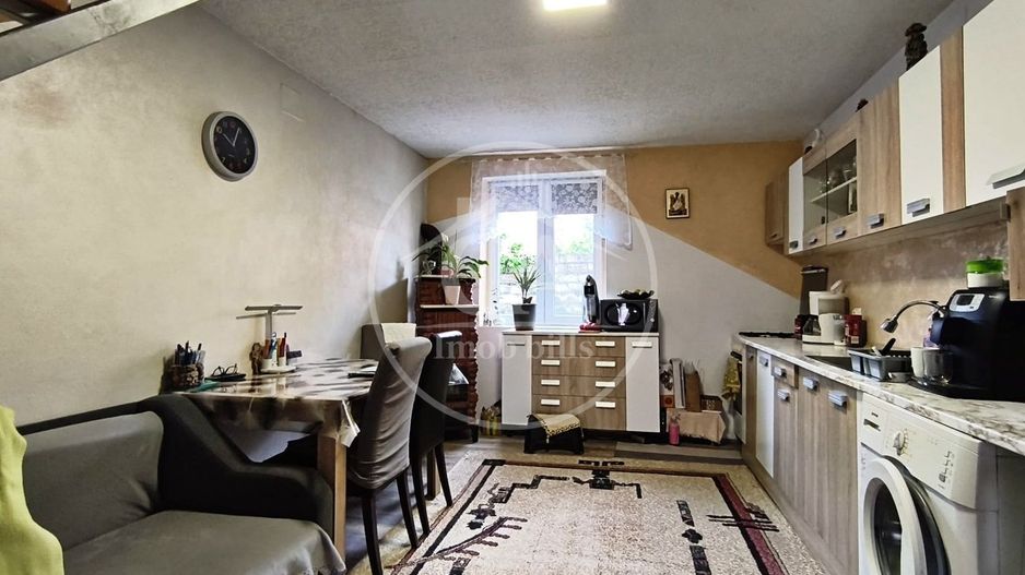 Apartament cu 2 camera la curte comuna de vanzare Central, Oradea - Poză 3