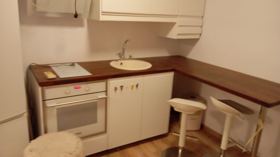 Garsoniera renovata, centrul vechi, centrala proprie, imobil fara risc - Poză 1