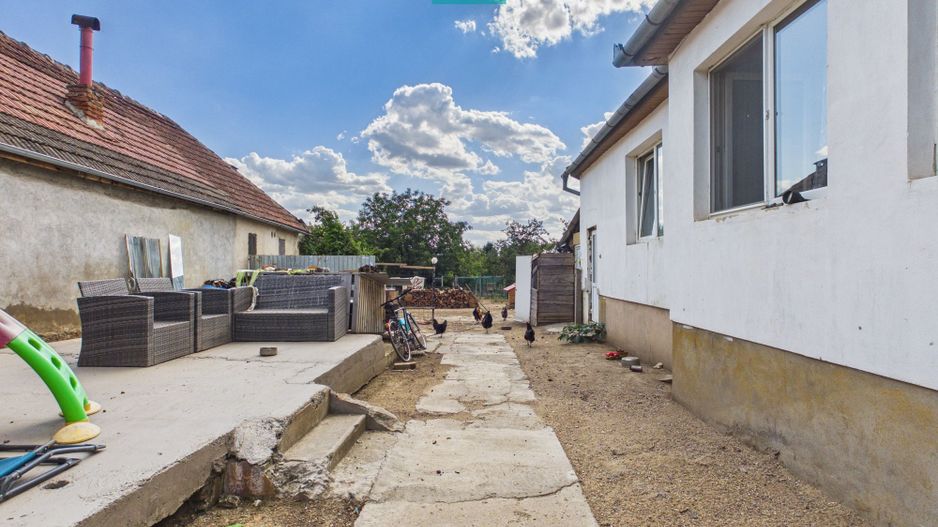 Casă cu 2 camere și 1000 mp teren în Păuliș - Poză 12