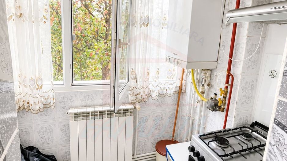 78000 euro, 2 camere decomandat , Micro 21 etaj 1, mobilat si utilat - Poză 8