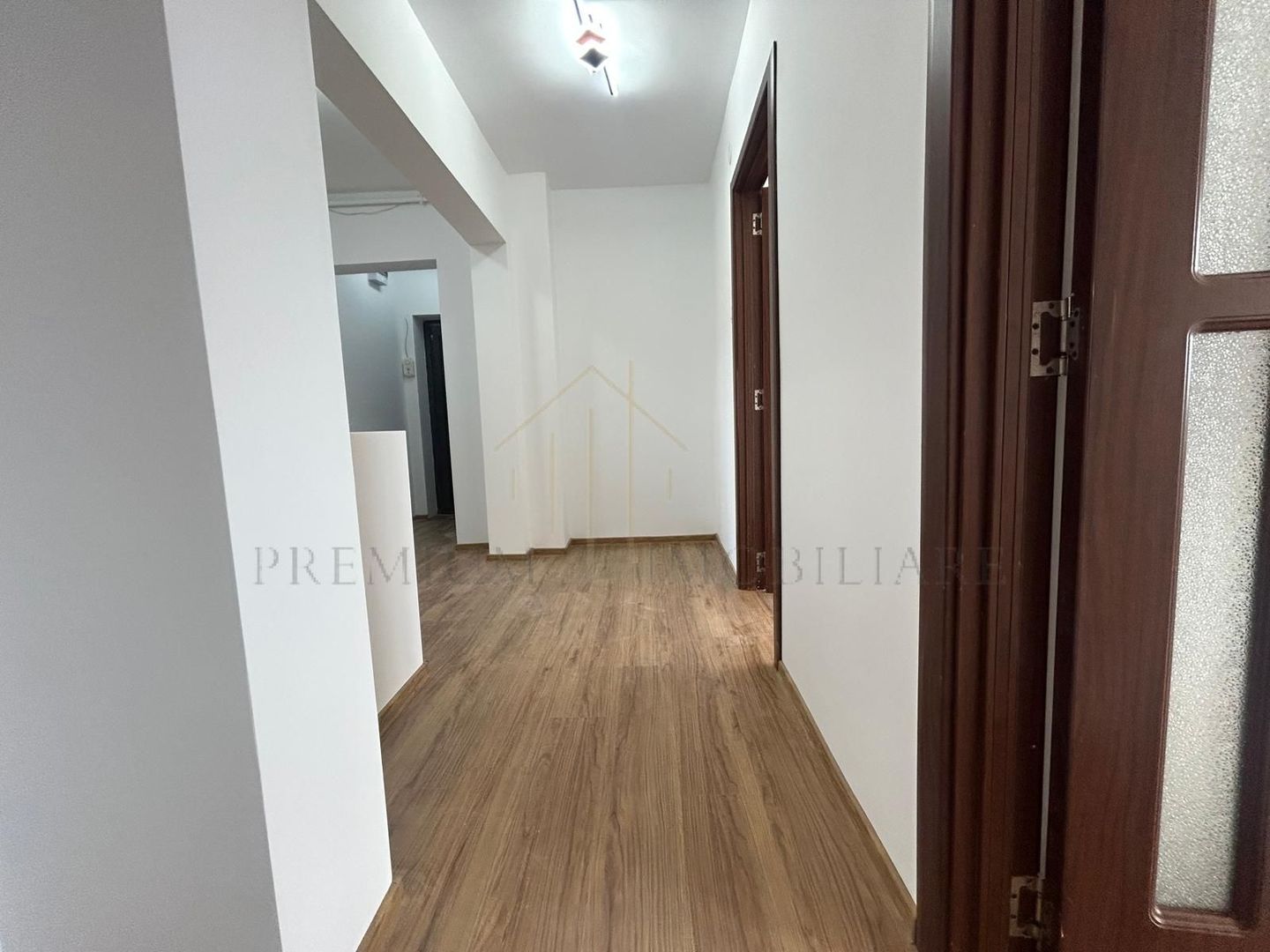 Apartament 3 camere  2 băi | renovat 2025 | parcare - Poză 11
