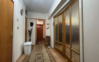 Apartament cu 3 camere decomandate, etaj 2, Centru - Poză 6