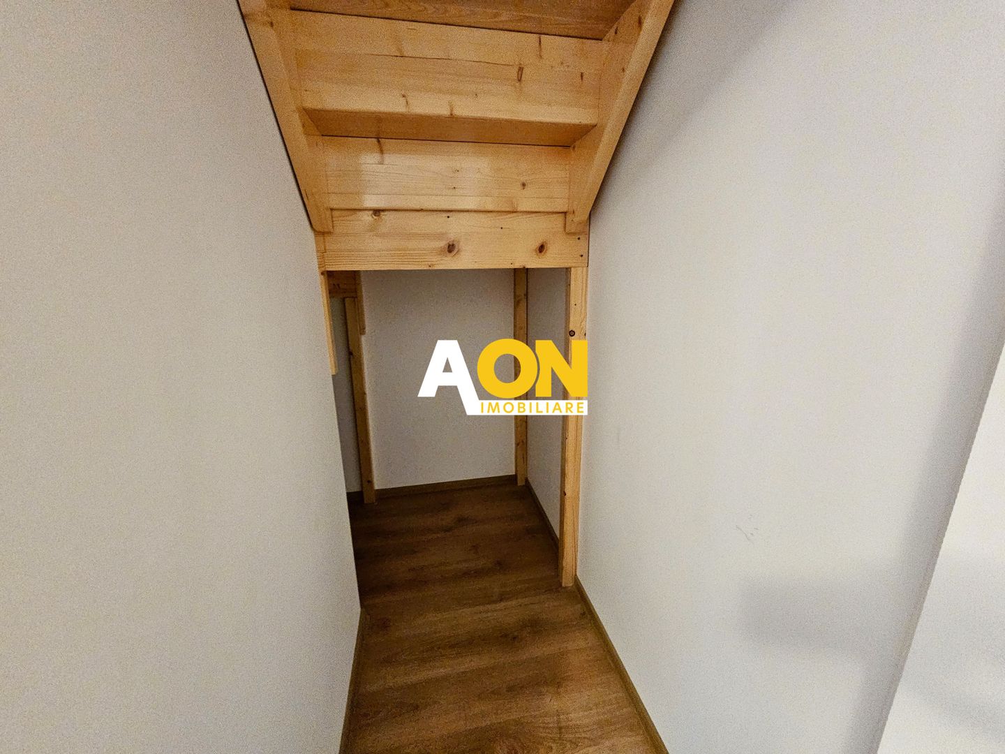 Penthouse 4 camere, mobilat, 100 mp utili + terasa 88 mp, ultracentral - Poză 18