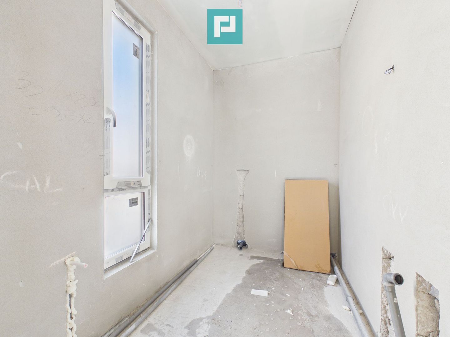 Casă deosebită în Parneava – Strada Griviței - Poză 17