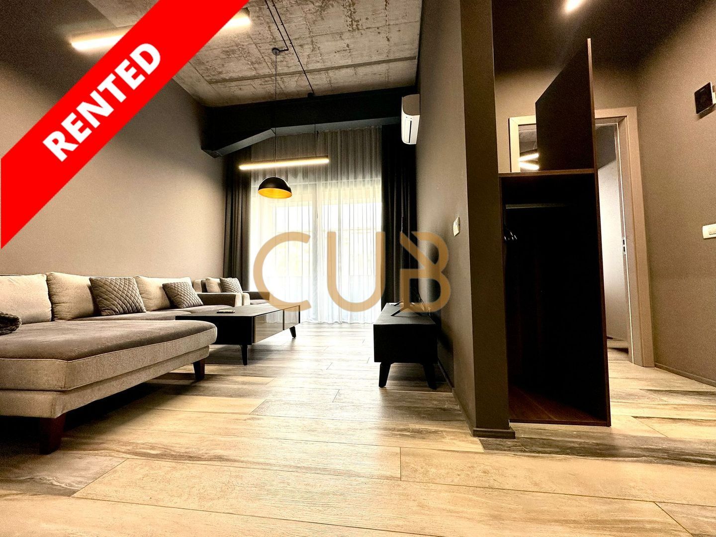 2cam DEOSEBIT | bloc nou,parcare,centrala,AC | Zona CENTRALA/CENTRU - Poză 1