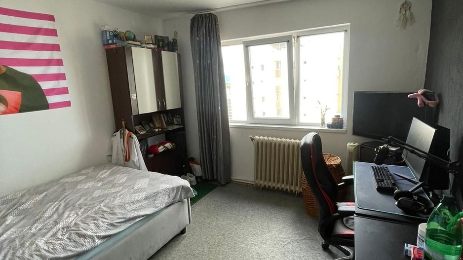 Apartament cu 3 camere de vanzare, zona Cetate - Poză 3