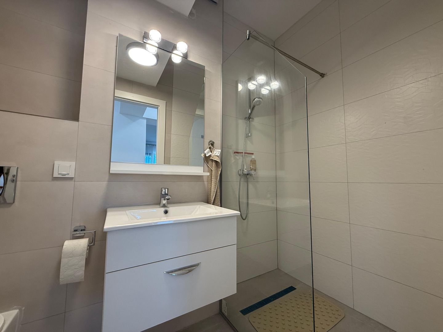 Apartament 4 camere – First Estate | 2 parcari - Poză 9