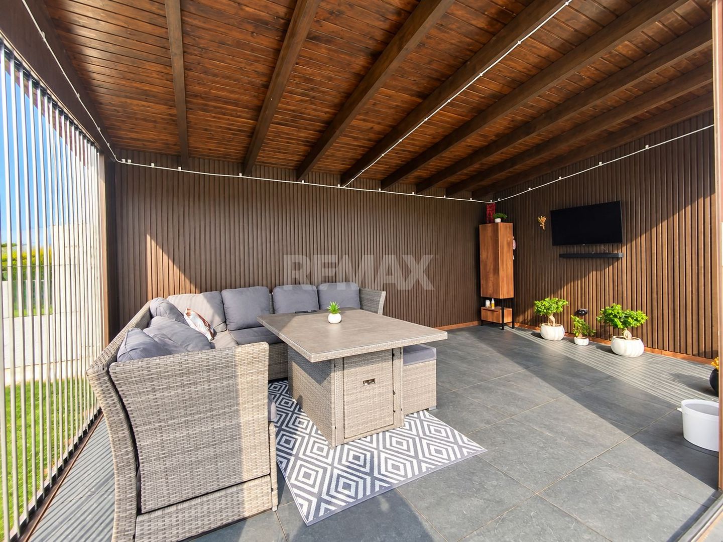 CASĂ TIP DUPLEX ÎN SÎNGERA | 220 m² | 4 DORMITOARE | 6 ARI - Poză 6