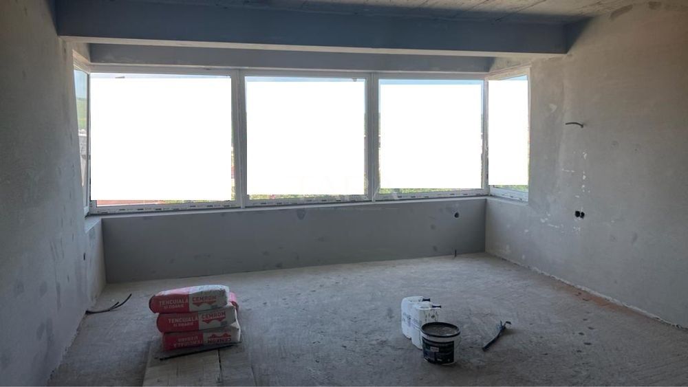 Casa cu 5 camere de vanzare in zona Vivo - Poză 2