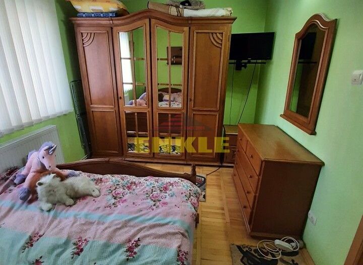 Apartament 3 camere, zona Bd.George Enescu , et.1, mobilat/utilat, pret negociabil ! - Poză 4
