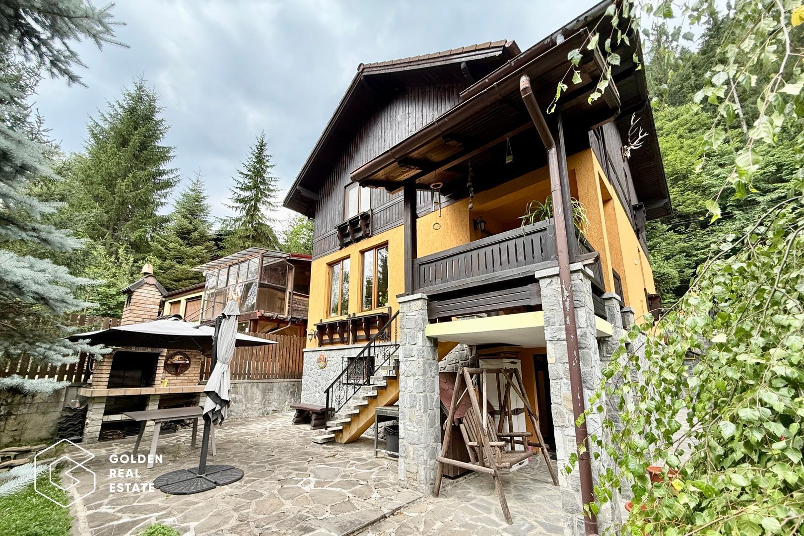 Vila de exceptie in Sinaia, mobilata, utilata, cu vedere superba - Poză 3