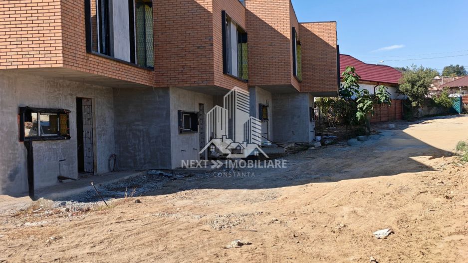 Casa 4 camere complex rezidential, 2 locuri de parcare , Palazu Mare - Poză 3