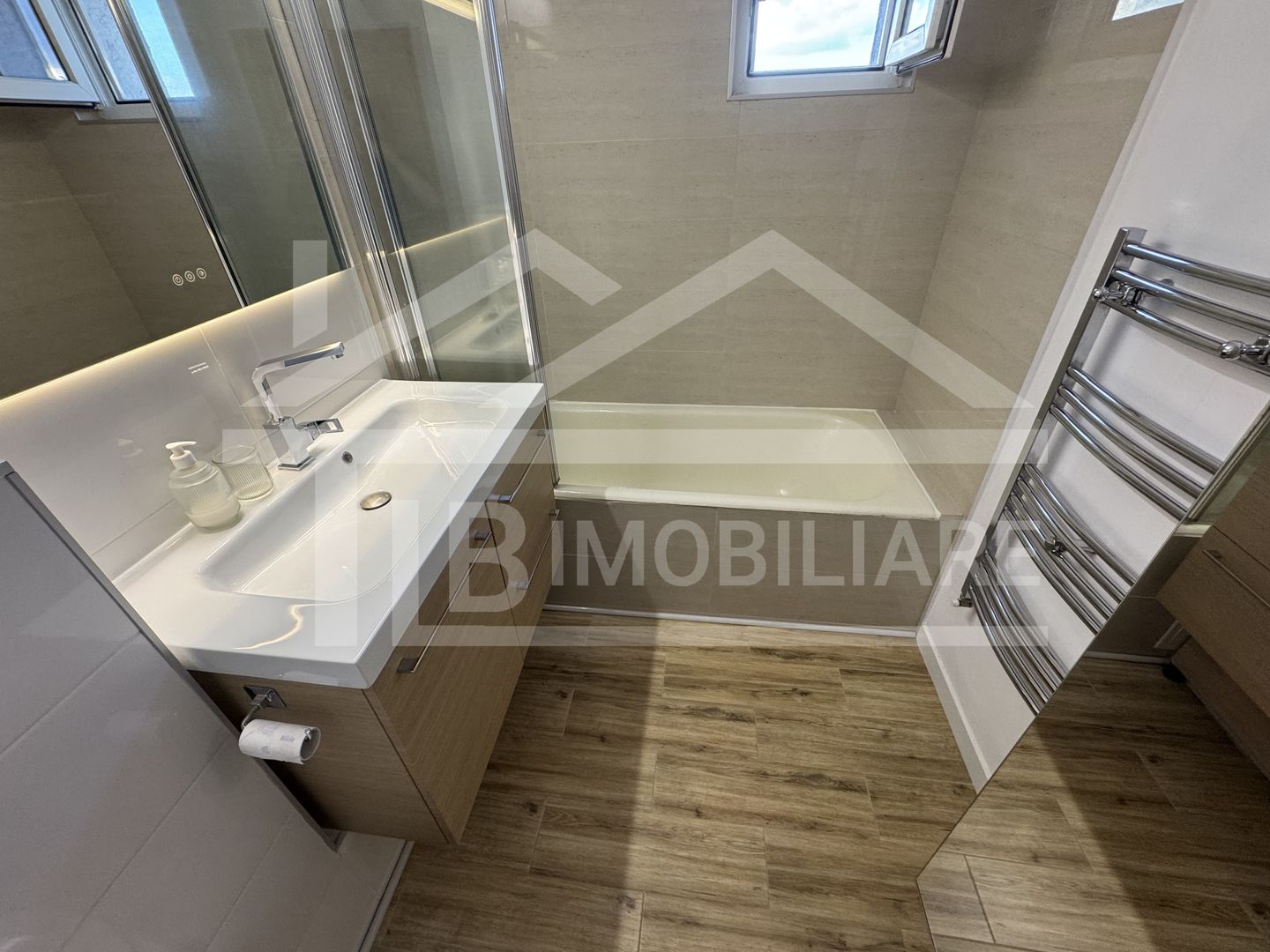 Apartament cu 2 camere, decomandat, 54mp, Zona Pandurilor - Poză 13