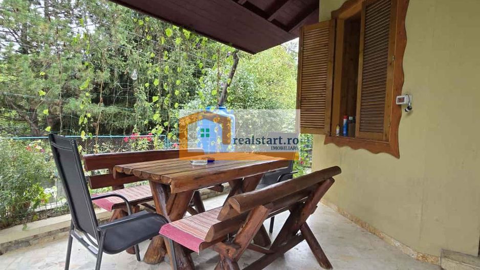 Vedere padure, panouri solare si fotovoltaice, pompa de caldura,  semineu - Poză 4