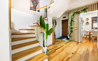 Duplex P+1+M cu grădină proprie, terasă și acces la piscină. - Poză 1