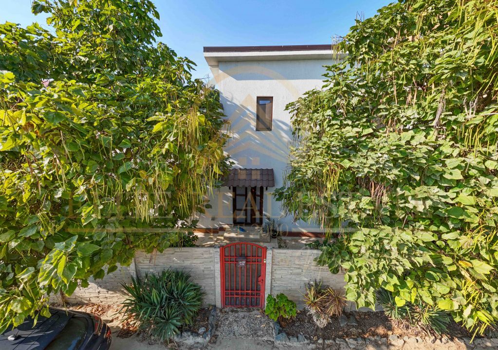 Viluta cocheta cu curte frumoasa in Mamaia Sat! - Poză 37