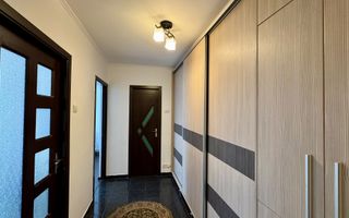 Apartament 3 camere 2 bai Centru -Blv Independentei - Poză 8