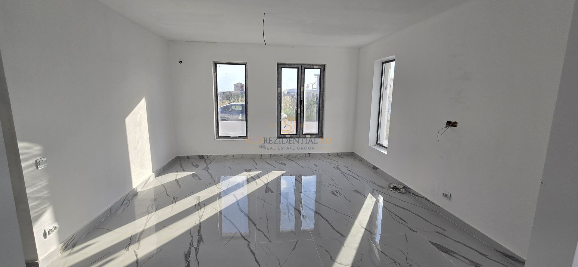 Casa individuala cu 3 camere si teren generos - Comuna Berceni, Ilfov - Poză 1