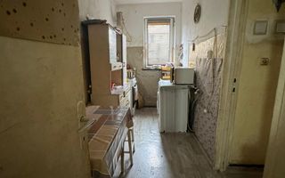 Apartament central 2 camere, parter, garaj inclus - Poză 3