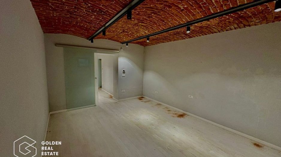 Oportunitate!Spatiu comercial 3 camere+apartament 2 camere la etaj,zona centrala - Poză 6