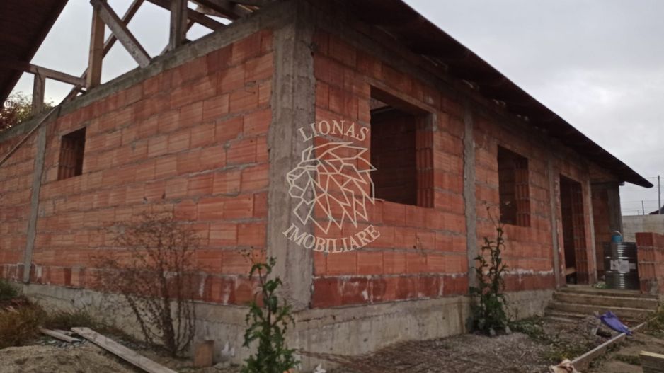 Casa 97 mp-teren 750 mp-tamplarie montata+acoperis-Dealul Jelnei - Poză 2