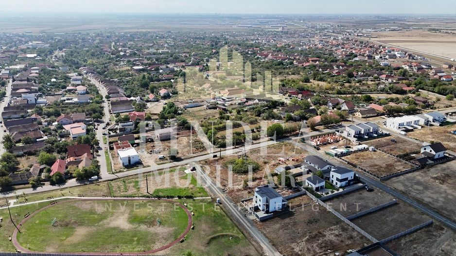 Teren intravilan 703mp pe colt cu doua fronturi generoase Giarmta - Poză 2