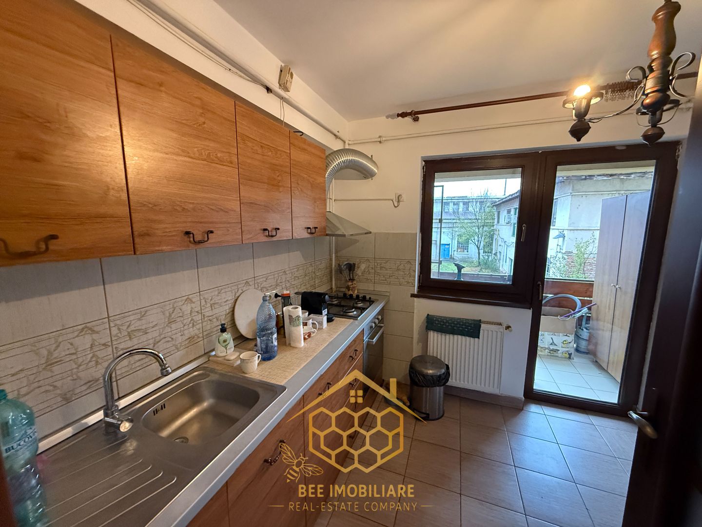 Apartament spatios 3 camere la 10 minute de centru cu loc de parcare - Poză 4