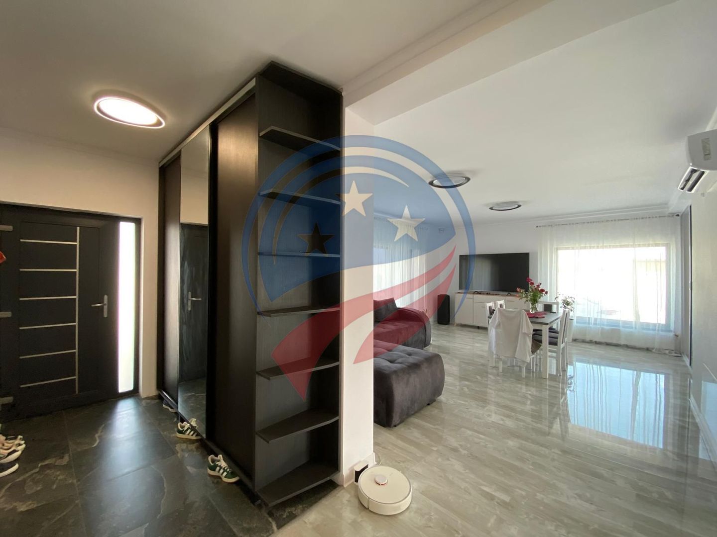 CASA DEOSEBITA ZONA SELGROS COMPLET MOBILATA - Poză 1