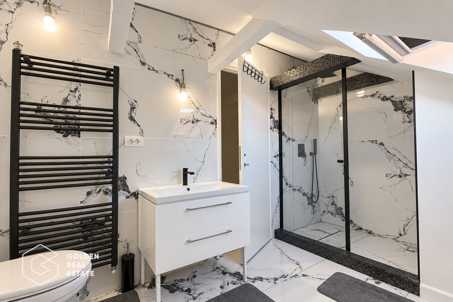Casa individuala cu garaj si teren 556 mp, str Desseanu - Poză 12