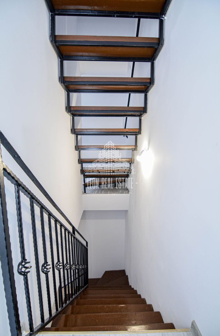 Casă înșiruită în prima parte a Florestiului, zona Stadion - Someșului - Poză 18