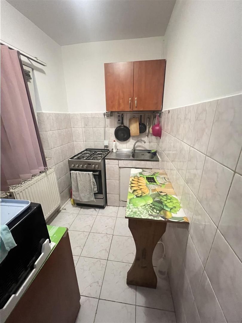 1 camera zona Bucovina 4 ap pe nivel baie cu cada - Poză 7