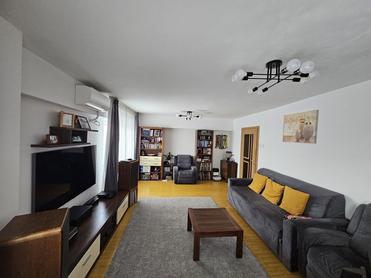 4 camere | 1 Mai | Turda | Mihalache | bloc 1981 - Poză 1