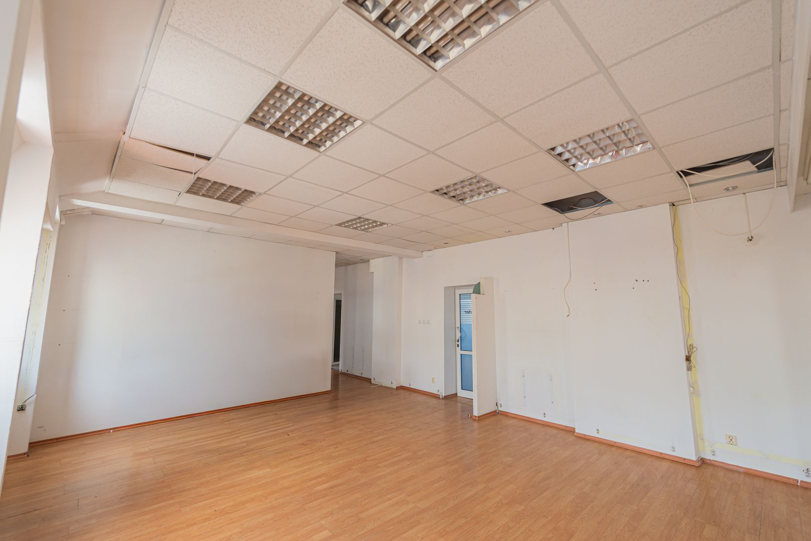Spațiu de inchiriat, 9 camere, 3 bai, Universitate, 120mp - Poză 6