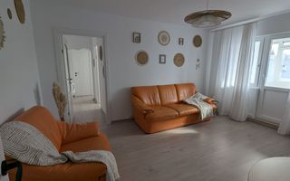 Închiriez apartament 3 camere - Poză 1