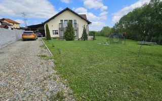 Vila Moderna cu 5 camere, garaj si 921 mp de curte, in Tocile - Poză 3