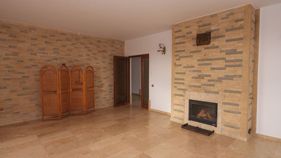 Proprietate Spațioasă Jucu de Mijloc - Ideală ca Locuință sau Afaceri - Poză 9