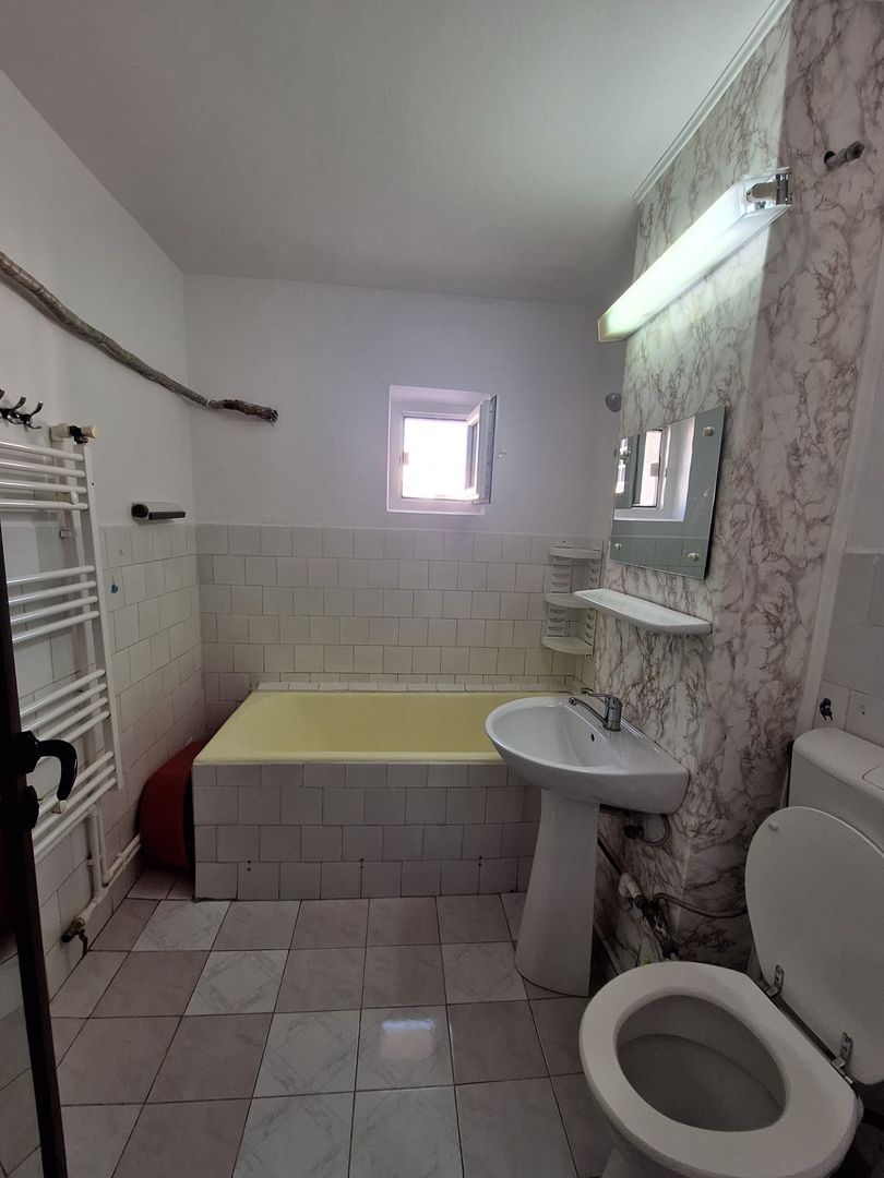 Apartament 2 camere de închiriat - Micro 17 - Mobilat - 350 Euro - Poză 4