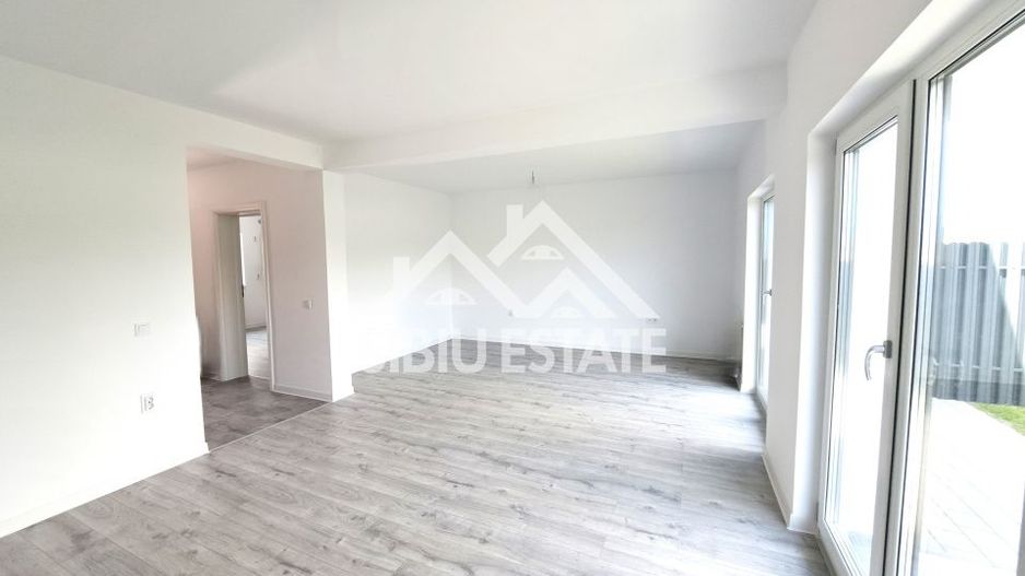 Casa Sibiu 4 camere, 2bai, terasa, carport, locatie Selimbar - Poză 7