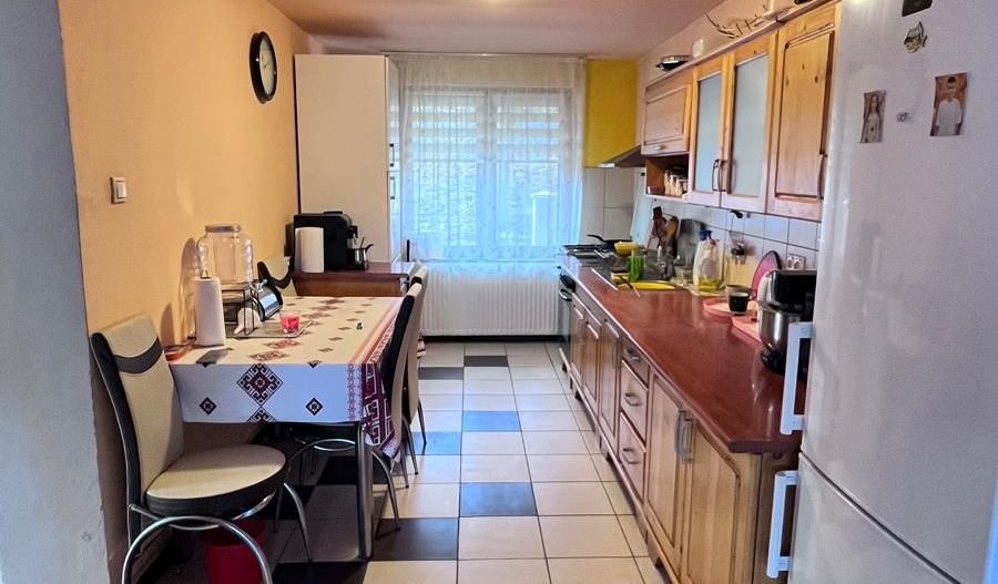 Casa de vanzare in Micesti pe 2 nivele si demisol cu garaj - Poză 8