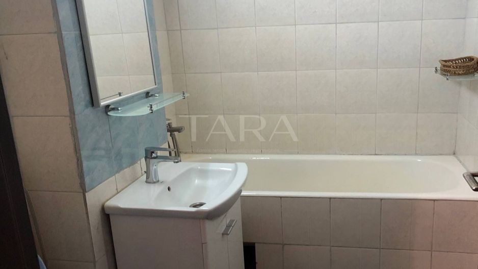 Apartament cu 3 camere, balcon închis 8mp, zona Diana, Gheorgheni. - Poză 8