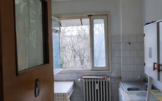 Apartament 4 camere. Zona Covasna. Intre Bld. Obregia si Bld. Brancoveanu. - Poză 4