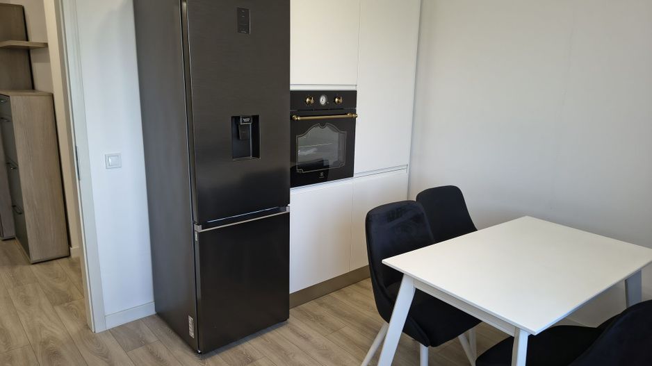 Apartament 3 camere, bloc nou, mobilat și utilat, parcare subterană - Poză 2