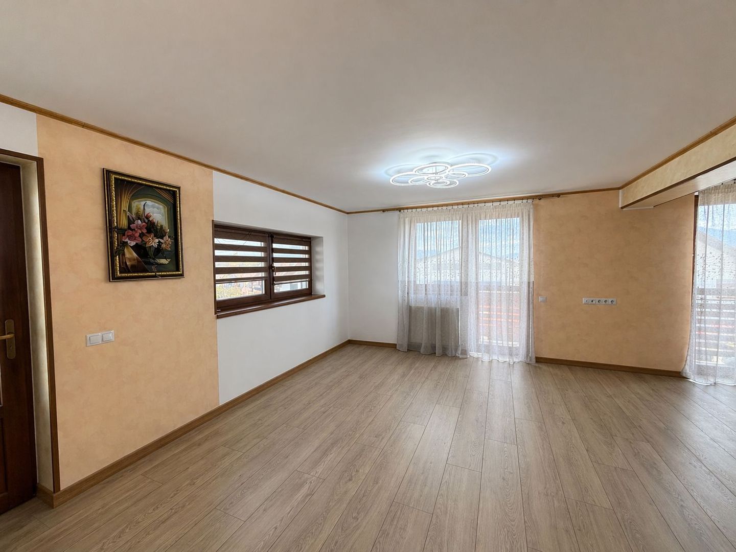 Casa 5 camere cu teren GENEROS si CARPORT - Cartierul Arhitectilor - Poză 1
