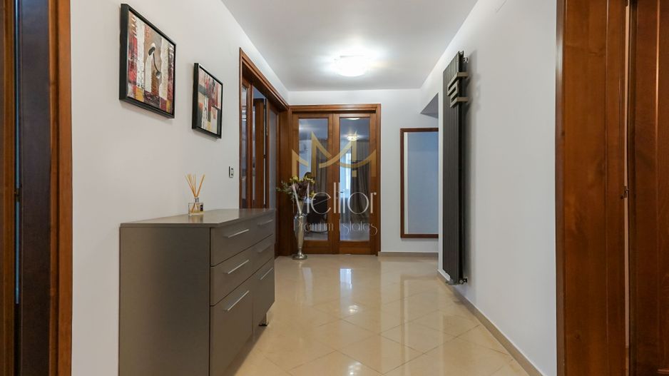 Ap spatios 4 camere, garaj, Andrei Muresanu, zona strazii Trifoiului - Poză 16