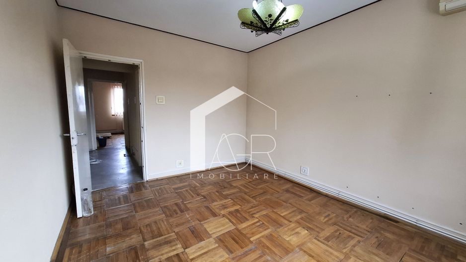 Apartament cu 4 camere, zona Nord - Poză 10